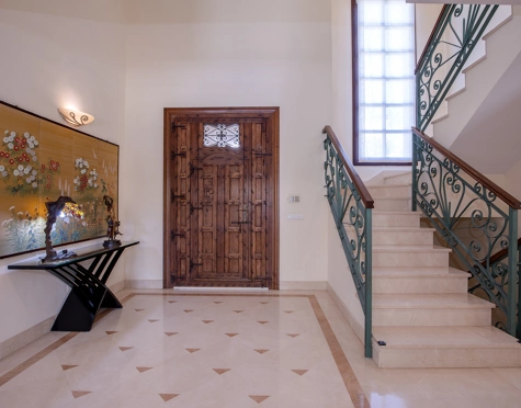 Villa for sale in Los Arqueros, Benahavis