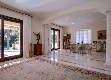ENCANTADORA VILLA DE 6 DORMITORIOS EN LOS ARQUEROS EN VENTA