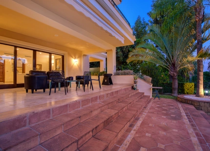 ENCANTADORA VILLA DE 6 DORMITORIOS EN LOS ARQUEROS EN VENTA