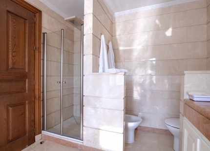 ENCANTADORA VILLA DE 6 DORMITORIOS EN LOS ARQUEROS EN VENTA