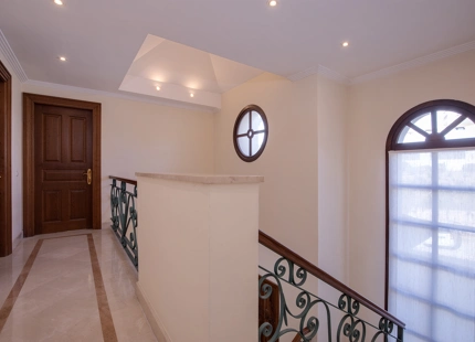 ENCANTADORA VILLA DE 6 DORMITORIOS EN LOS ARQUEROS EN VENTA
