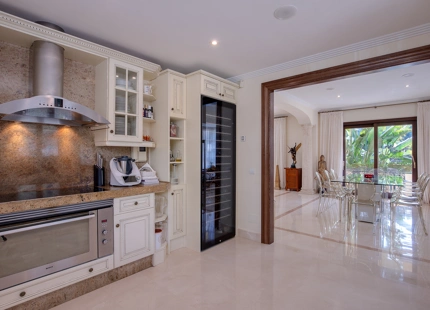 ENCANTADORA VILLA DE 6 DORMITORIOS EN LOS ARQUEROS EN VENTA