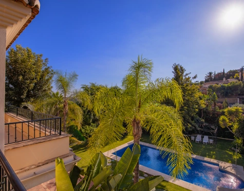 Villa for sale in Los Arqueros, Benahavis