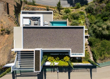 STUNNING 4-BEDROOM VILLA WITH PANORAMIC VIEWS IN EL HERROJO, LA QUINTA