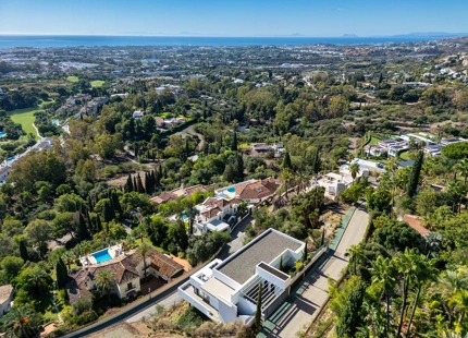 STUNNING 4-BEDROOM VILLA WITH PANORAMIC VIEWS IN EL HERROJO, LA QUINTA
