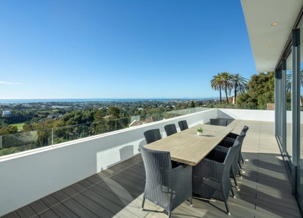 STUNNING 4-BEDROOM VILLA WITH PANORAMIC VIEWS IN EL HERROJO, LA QUINTA