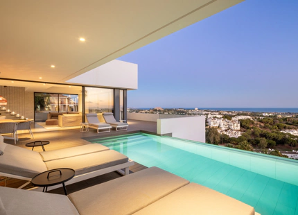STUNNING 4-BEDROOM VILLA WITH PANORAMIC VIEWS IN EL HERROJO, LA QUINTA