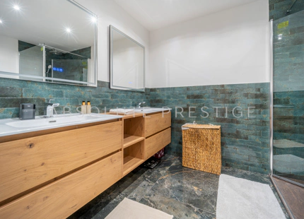 ENCANTADOR Y AMPLIO APARTAMENTO EN PLANTA BAJA JUNTO A LA PLAYA DE PUERTO BANテ售