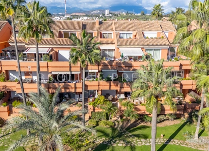 ENCANTADOR Y AMPLIO APARTAMENTO EN PLANTA BAJA JUNTO A LA PLAYA DE PUERTO BANテ售
