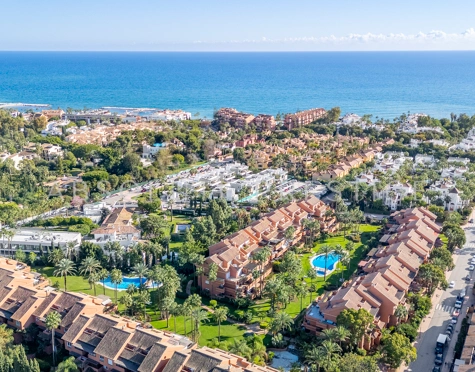 CHARMING AND SPACIOUS GROUND FLOOR APARTMENT NEXT TO PUERTO BANÚS BEACH