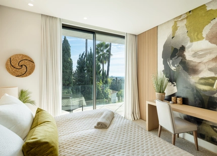 EXQUISITE LUXURY VILLA: PANORAMIC VIEWS AND ULTIMATE COMFORT