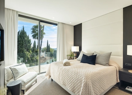 EXQUISITE LUXURY VILLA: PANORAMIC VIEWS AND ULTIMATE COMFORT