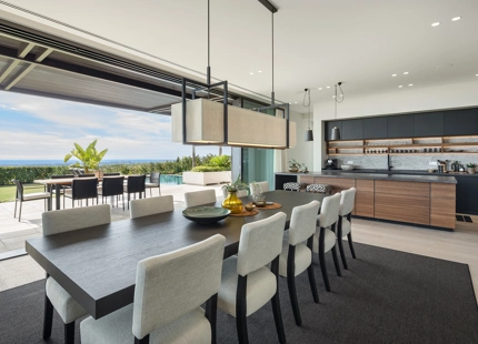 EXQUISITE LUXURY VILLA: PANORAMIC VIEWS AND ULTIMATE COMFORT