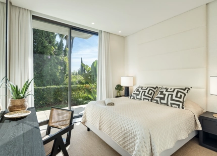 EXQUISITE LUXURY VILLA: PANORAMIC VIEWS AND ULTIMATE COMFORT