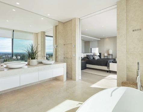 Villa for sale in La Quinta, Benahavis