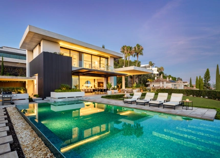 EXQUISITE LUXURY VILLA: PANORAMIC VIEWS AND ULTIMATE COMFORT