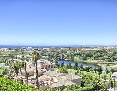 Villa for sale in Los Flamingos, Benahavis