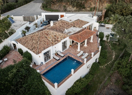 VILLA DE LUJO CON VISTAS IMPRESIONANTES Y UN ESTUPENDO JACUZZI INFINITY