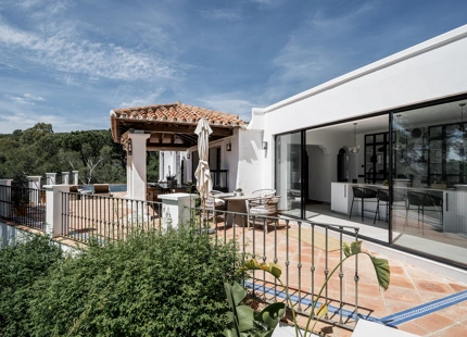 VILLA DE LUJO CON VISTAS IMPRESIONANTES Y UN ESTUPENDO JACUZZI INFINITY