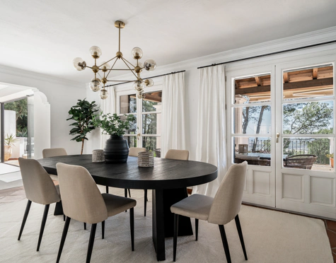 Villa for sale in El Madroñal, Benahavis