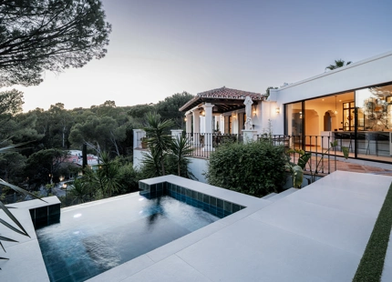 VILLA DE LUJO CON VISTAS IMPRESIONANTES Y UN ESTUPENDO JACUZZI INFINITY