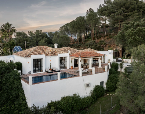 Villa for sale in El Madroñal, Benahavis