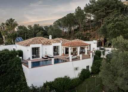 VILLA DE LUJO CON VISTAS IMPRESIONANTES Y UN ESTUPENDO JACUZZI INFINITY
