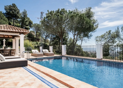 VILLA DE LUJO CON VISTAS IMPRESIONANTES Y UN ESTUPENDO JACUZZI INFINITY