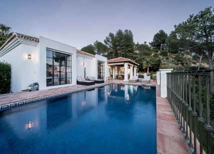 VILLA DE LUJO CON VISTAS IMPRESIONANTES Y UN ESTUPENDO JACUZZI INFINITY