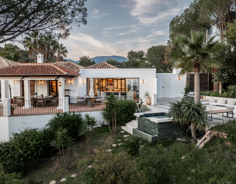 Villa for sale in El Madroñal, Benahavis