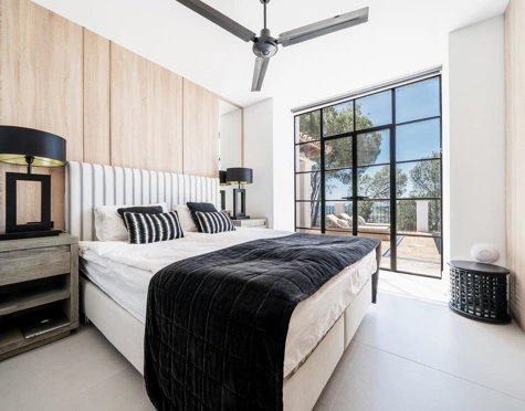 Villa for sale in El Madroñal, Benahavis