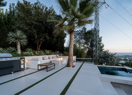 VILLA DE LUJO CON VISTAS IMPRESIONANTES Y UN ESTUPENDO JACUZZI INFINITY