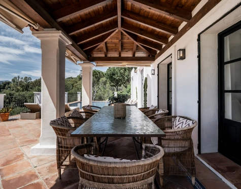 Villa for sale in El Madroñal, Benahavis
