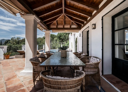VILLA DE LUJO CON VISTAS IMPRESIONANTES Y UN ESTUPENDO JACUZZI INFINITY