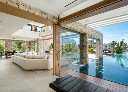 EXCEPCIONAL VILLA DE LUJO EN NUEVA ANDALUCÍA CON VISTAS PANORÁMICAS