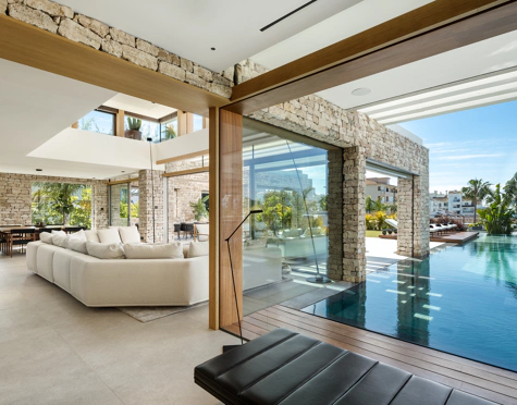 Villa en venta en Nueva Andalucia, Marbella