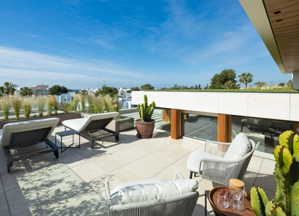 EXCEPCIONAL VILLA DE LUJO EN NUEVA ANDALUCÍA CON VISTAS PANORÁMICAS