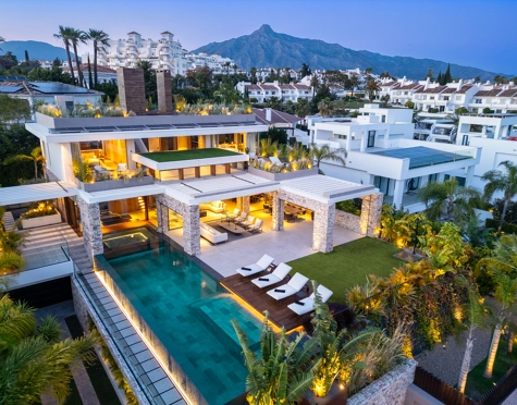 Villa for sale in Nueva Andalucia, Marbella
