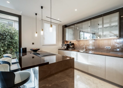 LUJOSO ÁTICO DUPLEX DE MARCA FENDI CON ESPECTACULARES AMENIDADES EN EPIC MARBELLA