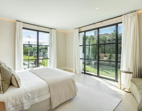 Villa for sale in Cascada de Camojan, Marbella Golden Mile