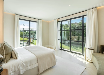 EXQUISITA VILLA DE LUJO CON COMODIDADES EXCEPCIONALES EN CASCADA DE CAMOJÁN