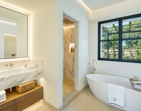 Villa for sale in Cascada de Camojan, Marbella Golden Mile