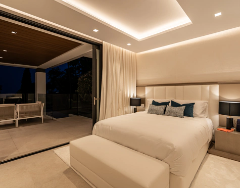 Villa for sale in Los Flamingos, Benahavis