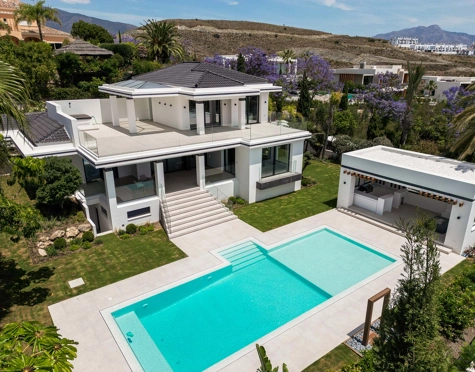 Villa for sale in Los Flamingos, Benahavis