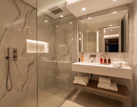 Villa for sale in Los Flamingos, Benahavis