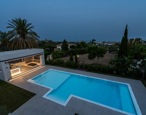 Villa for sale in Los Flamingos, Benahavis