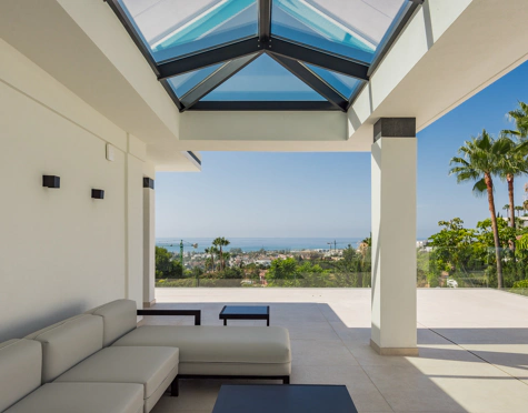 Villa for sale in Los Flamingos, Benahavis
