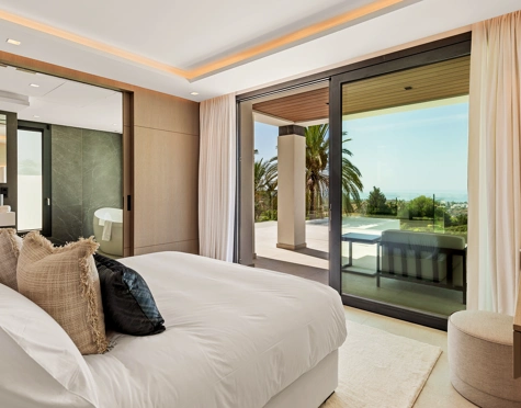 Villa for sale in Los Flamingos, Benahavis