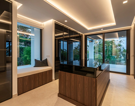 Villa for sale in Los Flamingos, Benahavis