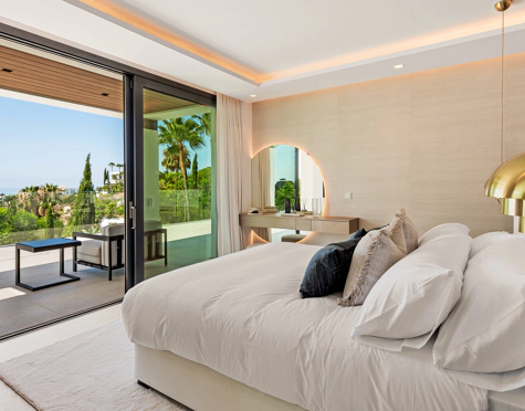 Villa for sale in Los Flamingos, Benahavis